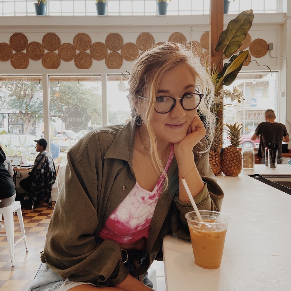 Meet your Posher, Olivia